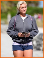 brooke-hogan_01.jpg - 109 KB