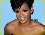 rihanna_10.jpg - 116 KB