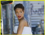 rihanna_13.jpg - 139 KB