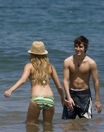 ashley-tisdale_06.jpg - 118 KB