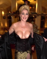 brigitte-nielsen_09.jpg - 121 KB