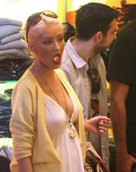 christina-aguilera_02.jpg - 124 KB