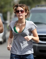 miley-cyrus_08.jpg - 128 KB