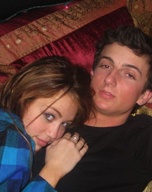 miley-cyrus_14.jpg - 89 KB