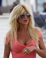 victoria-silvstedt_03.jpg - 150 KB