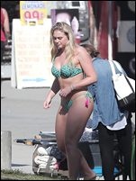 Iskra Lawrence Nude Pictures