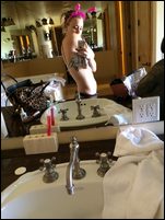 Kaley Cuoco Nude Pictures