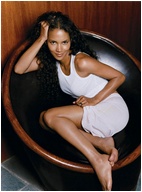 halle-berry_07.jpg - 146 KB