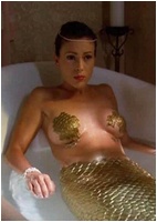 Alyssa Milano nude