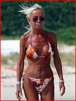 donatella-versace_13.jpg - 149 KB