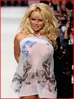 pamela-anderson_02.jpg - 186 KB