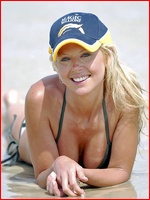 tara-reid_12.jpg - 136 KB