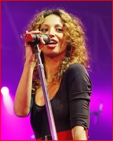 amelle-berrabah_02.jpg - 207 KB