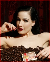 dita-von-teese_07.jpg - 193 KB