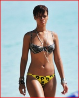 rihanna_03.jpg - 158 KB