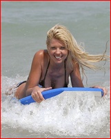 tara-reid_10.jpg - 165 KB