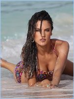 Alessandra Ambrosio Nude Pictures