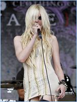 Taylor Momsen Nude Pictures