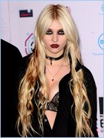 Taylor Momsen Nude Pictures